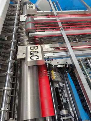 เครื่องลามิเนตฟลูทอัตโนมัติความแม่นยำสูง พร้อมขนาดกระดาษใหญ่ (170*170 ซม.) และตัวเลือกกำลังไฟหลายแบบ (22kw-30kw)