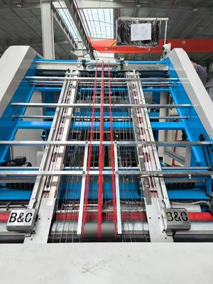 เครื่องลามิเนชั่นแผ่นต่อแผ่นความเร็วสูง 5 ชั้น พร้อมการควบคุม servo สําหรับการลามิเนชั่นกระดาษ corrugated