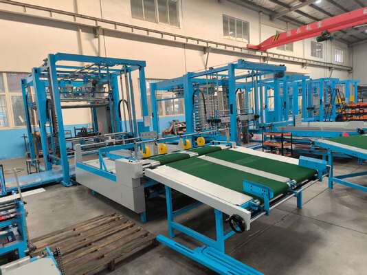 เครื่องเรียงกระดาษลูกฟูกแบบพลิกกลับอัตโนมัติ ออกแบบมาเพื่อปรับปรุงการผลิตกระดาษลูกฟูกด้วยการทำให้กระบวนการนับ พลิก และเรียงกระดาษเป็นไปโดยอัตโนมัติ